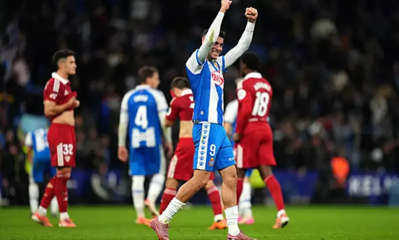 إسبانيول يستعيد ذاكرة الانتصارات بالفوز على إشبيلية