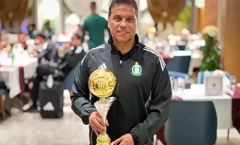 البدري يحصد جائزة المدرب الأفضل في الدوري الليبي