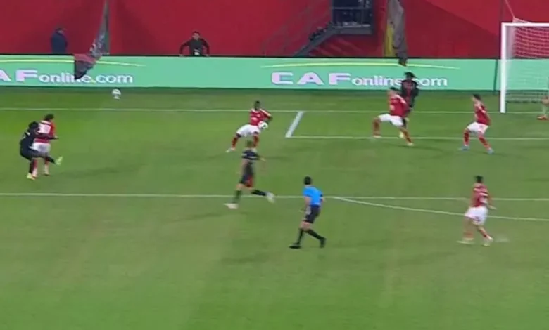 الحكم يخالف قانون اللعبة في ركلة جزاء الجيش الملكي