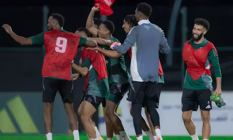 منتخب السعودية يتلقى مفاجأة مزدوجة قبل مواجهة الجزائر