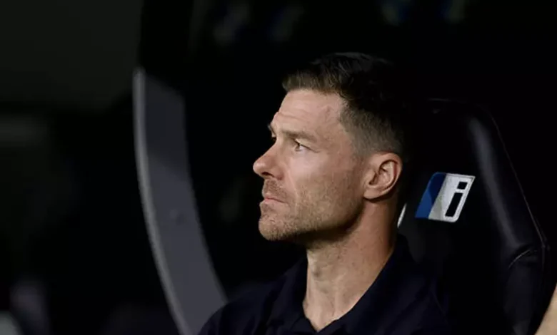 انقسام بين لاعبي ريال مدريد بسبب ألونسو